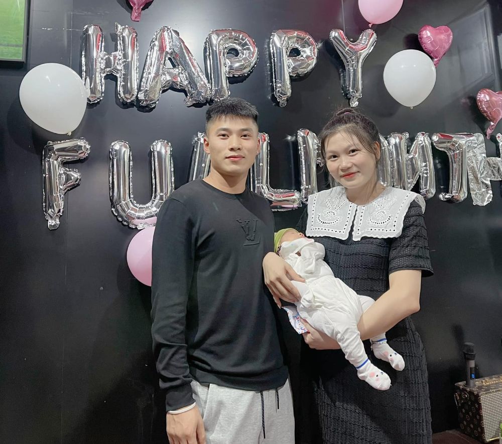 Vào giữa tháng 10.2023, Phạm Trung Hiếu và Châu Thị Vang đã đón bé gái đầu lòng. Đây là kết quả của mối tình đẹp giữa 2 cầu thủ của bóng đá Việt Nam. 