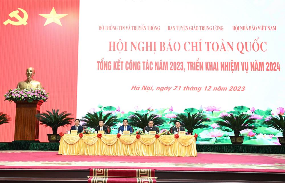 Các đại biểu chủ trì Hội nghị. Ảnh: Hải Nguyễn