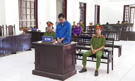 Bị cáo Nguyễn Phước Lộc tại Tòa án nhân dân tỉnh Vĩnh Long. Ảnh: Công an cung cấp. 