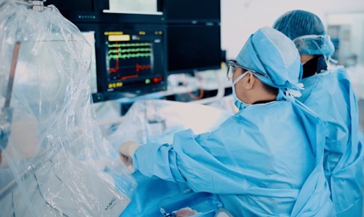 Với kỹ thuật TAVI, bệnh nhân được thay van động mạch chủ mà không cần mổ hở. Ảnh: LÊ VY
