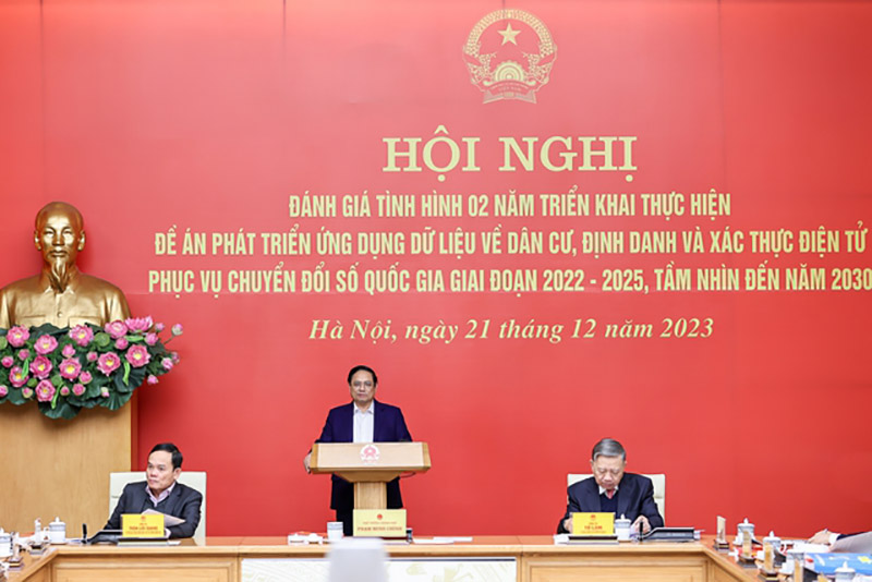 Thủ tướng Phạm Minh Chính chủ trì hội nghị. Ảnh: Nhật Bắc