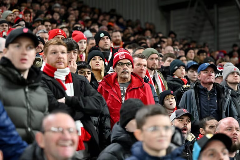 Người hâm mộ Liverpool có lý do để bớt cuồng nhiệt hơn. Ảnh: The Athletic