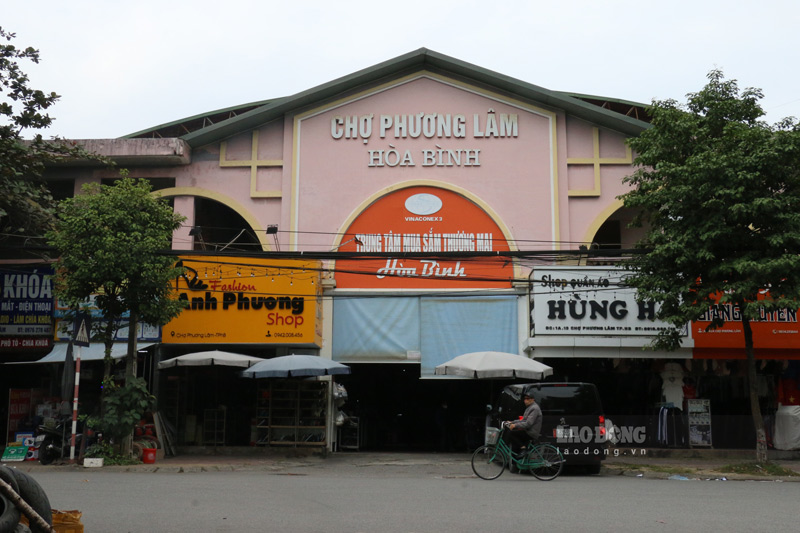 Chợ Phương Lâm, chợ lớn nhất của Hòa Bình nhưng vẫn đìu hiu, vắng khách dịp cận Tết. Ảnh: Đinh Đại