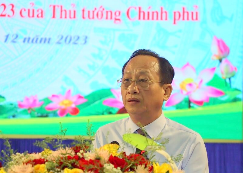 Chủ tịch Bạc Liêu Phạm Văn Thiều báo cáo tóm tắc quy hoạch tỉnh Bạc Liêu đến năm 2030 tầm nhìn 2050. Ảnh: Nhật Hồ