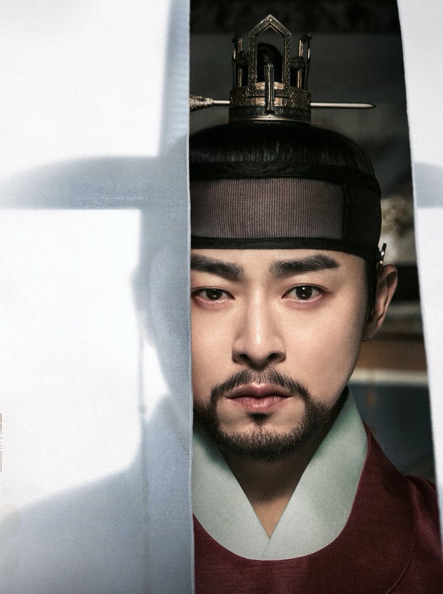 Tài tử Hàn lần đầu đóng vai vua trên màn ảnh nhỏ. Ảnh: Nhà sản xuất
