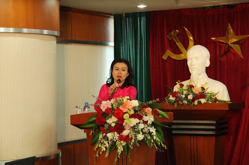 Đồng chí Ngô Hồng Vân -Phó Bí thư thường trực Đảng ủy, Chủ tịch Công đoàn PV Power báo cáo các kết quả hoạt động trong năm 2023.Ảnh PV Power