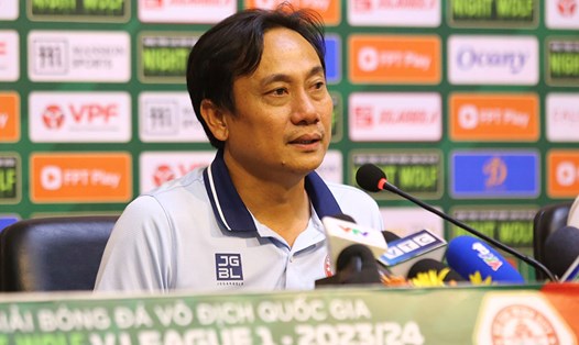 Huấn luyện viên Phùng Thanh Phương của câu lạc bộ TPHCM. Ảnh: Thanh Vũ