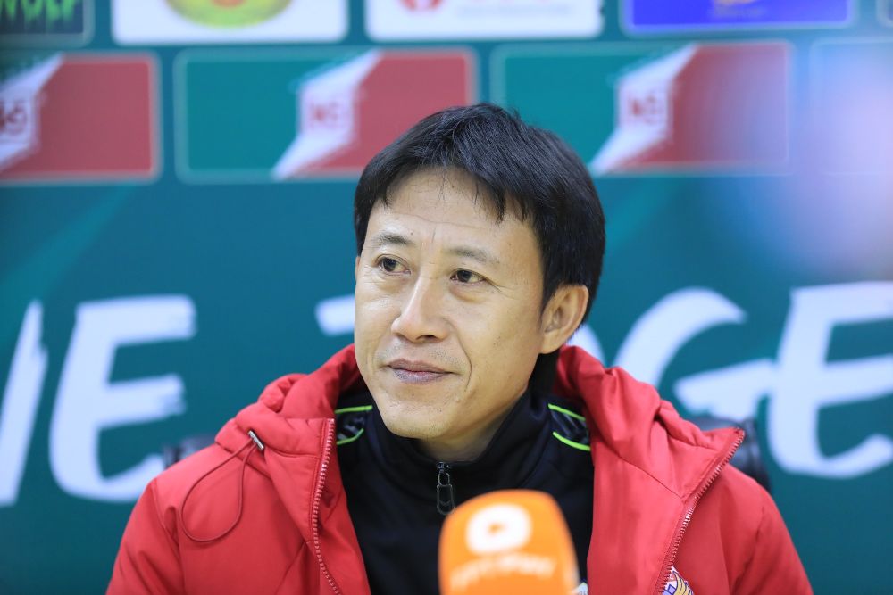 Huấn luyện viên Nguyễn Thành Công hài lòng về màn thể hiện của đội Hồng Lĩnh Hà Tĩnh. Ảnh: Minh Dân