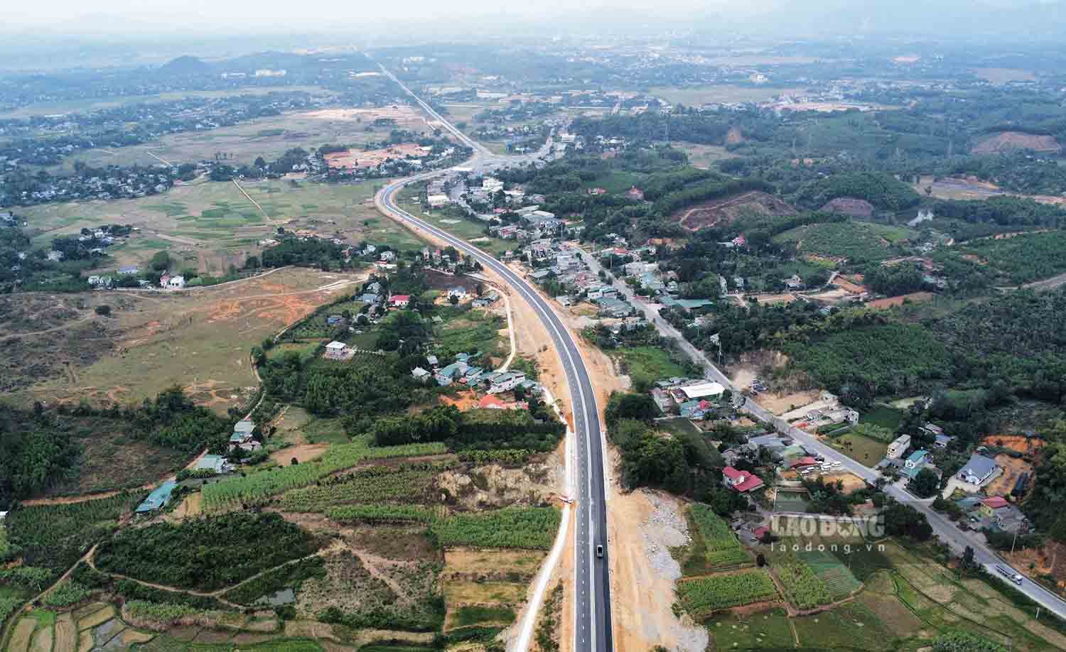 Cao tốc Tuyên Quang - Phú Thọ sẽ giúp rút ngắn thời gian từ TP Tuyên Quang đi Hà Nội từ 3 tiếng hiện nay xuống còn 2 tiếng.