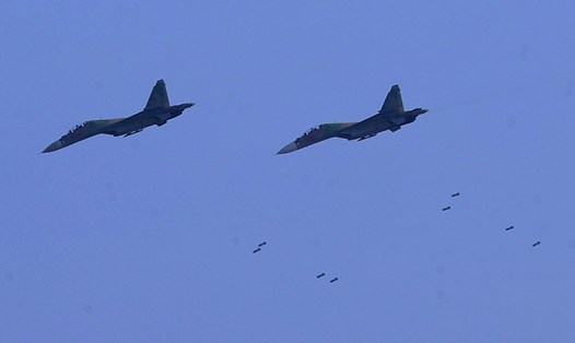 Máy bay Su-30MK2 tham gia diễn tập. Ảnh: Dương Giang