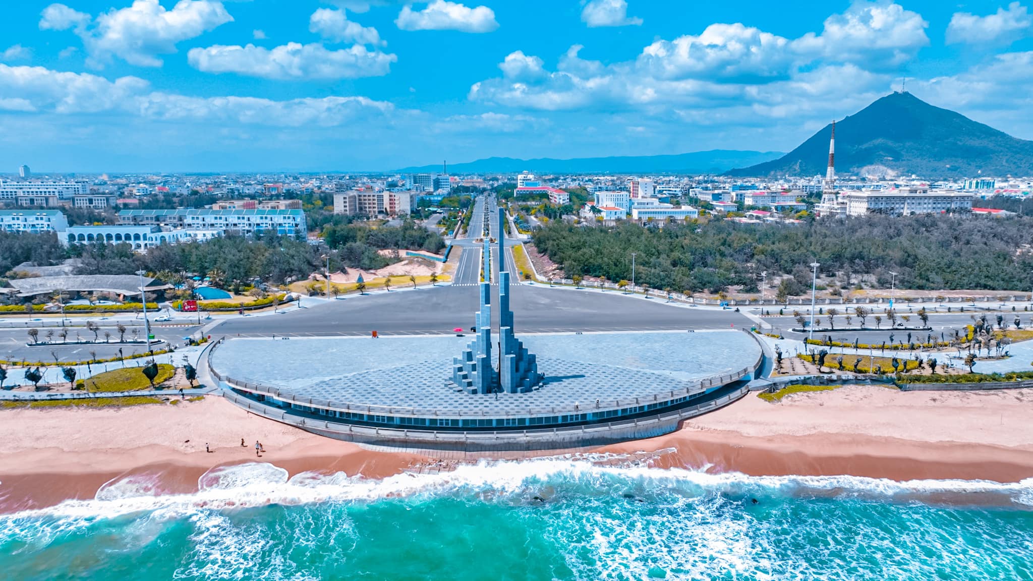 Năm nay, Phú Yên giành về 2 giảiGiải thưởng World’s Leading City Monuments 2023 (Công trình du lịch thành phố hàng đầu thế giới năm 2023) và Giải thưởng Cảnh quan Đô thị châu Á Ảnh: Trang TTĐT Sở ngoại vụ Phú Yên