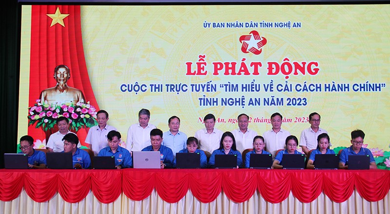 Tỉnh Nghệ An tổ chức Lễ phát động cuộc thi trực tuyến “Tìm hiểu cải cách hành chính tỉnh Nghệ An năm 2023”. Ảnh: Hải Đăng