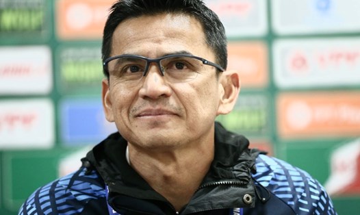 Huấn luyện viên Kiatisak khẳng định sẽ nỗ lực hết mình cùng Hoàng Anh Gia Lai vượt qua mùa giải khó khăn. Ảnh: Nam Định FC