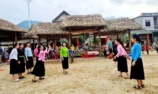 Trong chương trình đón chào năm mới 2024, thị xã Sa Pa sẽ tổ chức đón chào những vị khách đầu tiên xông đất. Ảnh: Bảo Nguyên