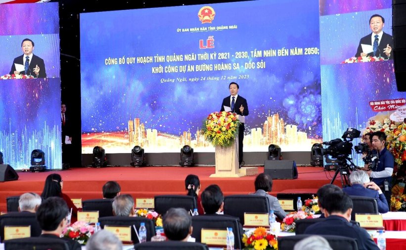 Phó Thủ tướng Trần Hồng Hà phát biểu tại buổi Lễ Công bố Quy hoạch tỉnh Quảng Ngãi thời kỳ 2021 - 2030, tầm nhìn đến 2050. Ảnh: Ngọc Viên