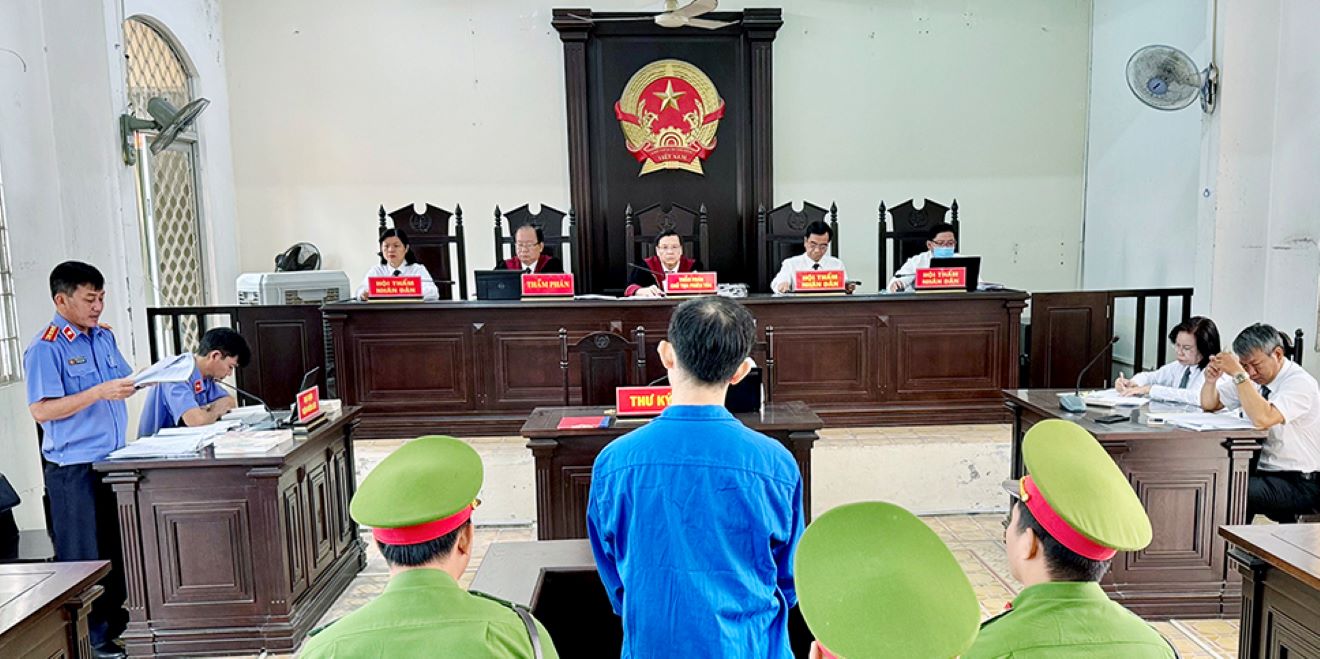 Quang cảnh phiên tòa xét xử tội danh Giết người đối với bị cáo Nguyễn Văn Nghĩa. Ảnh: Vũ Tiến