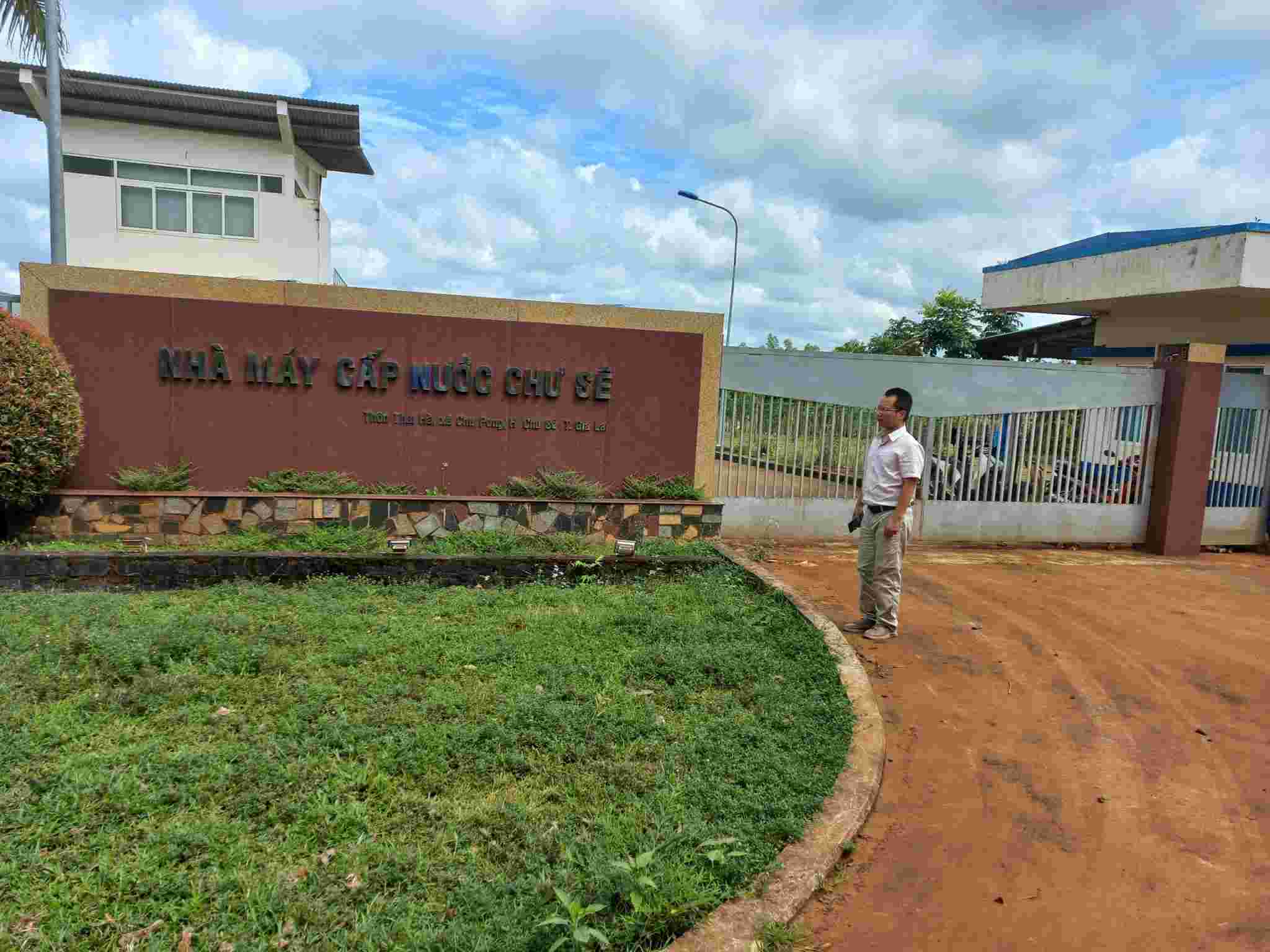 Nhà máy Cấp nước Chư Sê nếu dừng cấp nước sẽ khiến sinh hoạt của hàng nghìn hộ dân đảo lộn. Ảnh: Thanh Tuấn  