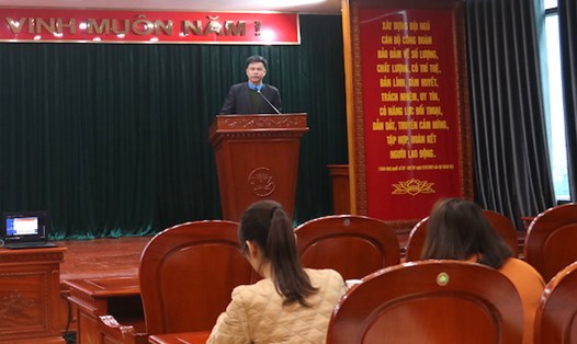 Ông Vũ Quang Huy, Phó Chủ tịch LĐLĐ tỉnh Nam Định phát biểu tại hội nghị. Ảnh: CĐNĐ