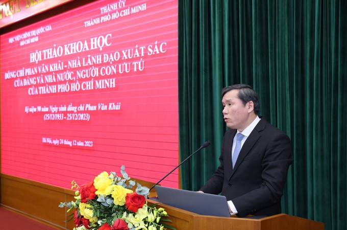 Phó Giám đốc Học viện Chính trị quốc gia Hồ Chí Minh Lê Văn Lợi phát biểu tại hội thảo. Ảnh: Quang Phúc