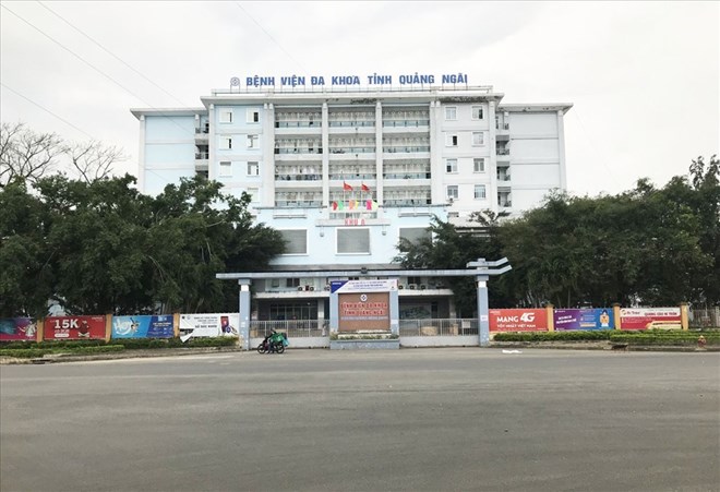 Bệnh viện Đa khoa tỉnh Quảng Ngãi nơi có nhiều y bác sĩ “nhảy việc” sang các bệnh viện tư làm việc. Ảnh: Ngọc Viên