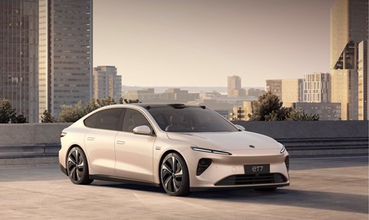 Mẫu sedan ET7 của hãng xe điện Trung Quốc Nio có thể chạy liên tục 1.044km trong 14 giờ, trở thành một thách thức với các hãng xe điện khác, đặc biệt là Tesla. Ảnh: Nio