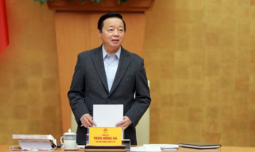 Phó Thủ tướng Chính phủ Trần Hồng Hà phát biểu tại phiên họp Hội đồng thẩm định quy hoạch mạng lưới cơ sở du lịch. Ảnh: Diệp Trương