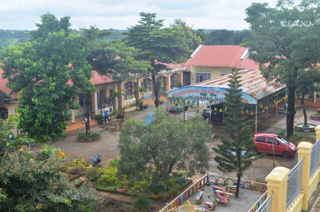 Nhiều trường học trên địa bàn huyện Đắk R'lấp được đầu tư xây dựng khang trang, bảo đảm cho học sinh học tập. Ảnh: Phan Tuấn