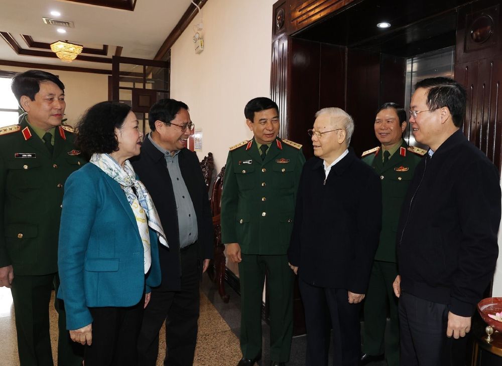 Tổng Bí thư Nguyễn Phú Trọng và các lãnh đạo Đảng, Nhà nước tham dự Hội nghị Quân ủy Trung ương lần thứ 8, nhiệm kỳ 2020-2025. Ảnh: Trí Dũng