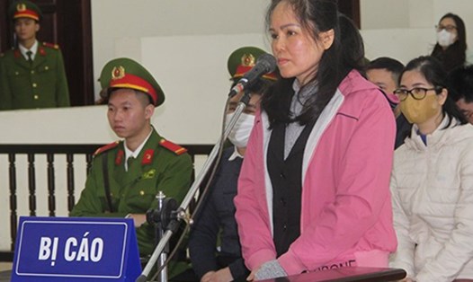Cựu Cục trưởng Cục Lãnh sự - Nguyễn Thị Hương Lan tại phiên tòa phúc thẩm vụ chuyến bay giải cứu. Ảnh: H.Nguyên