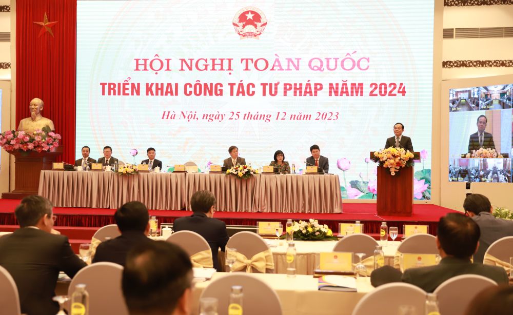 Phó Thủ tướng Chính phủ Trần Lưu Quang phát biểu tại Hội nghị Tổng kết 