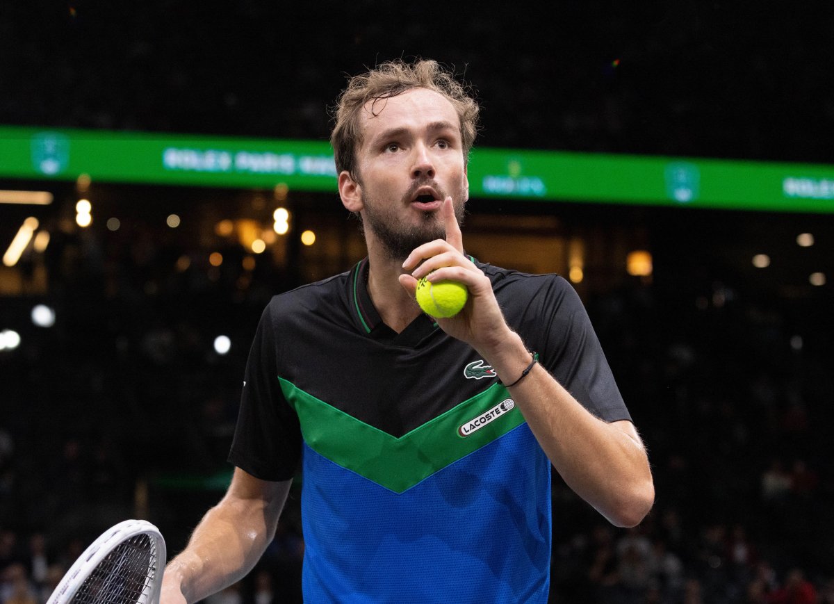 Daniil Medvedev ít cơ hội nhất trong số 3 tay vợt có thể giành vị trí số 1 thế giới sau Australian Open 2024. Ảnh: talkSPORT