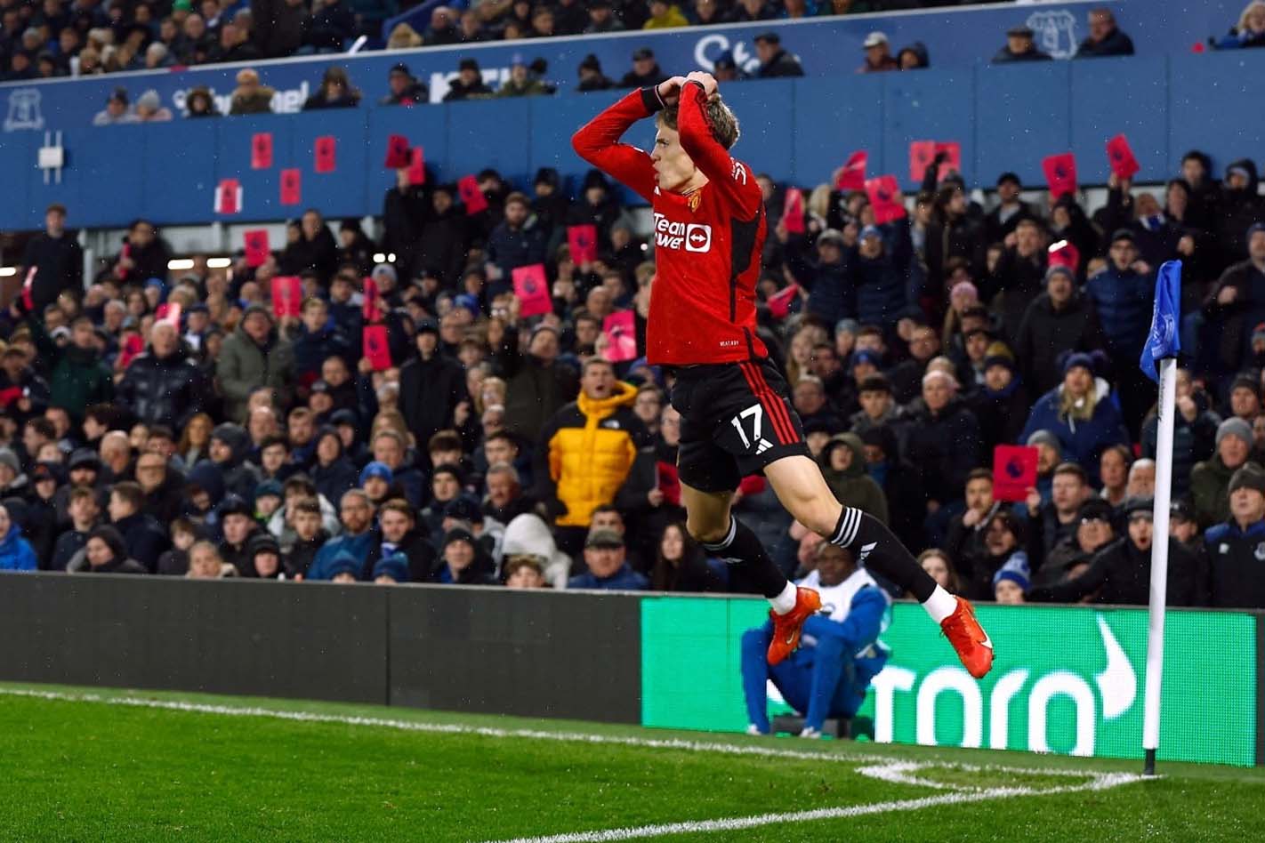 Khoảnh khắc siêu hạng của Alejandro Garnacho. Ảnh: Manchester United