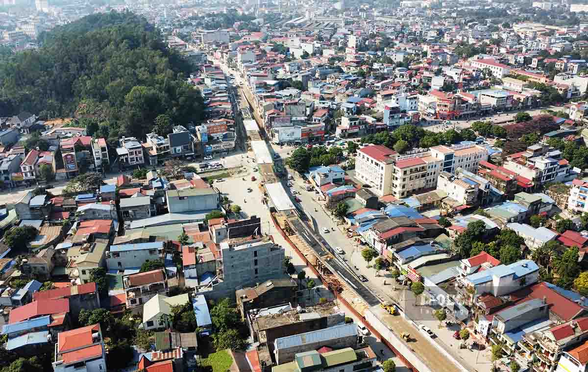 Lộ diện cầu dầm thép trăm tấn vượt đường sắt đầu tiên của Thái Nguyên