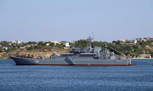 Tàu chiến Novocherkassk của Hạm đội Biển Đen Nga tại thành phố cảng Sevastopol, Nga. Ảnh chụp màn hình CNN