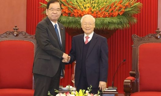Tổng Bí thư Nguyễn Phú Trọng tiếp ông Shii Kazuo - Chủ tịch Đoàn Chủ tịch Ban Chấp hành Trung ương Đảng Cộng sản Nhật Bản. Ảnh: TTXVN