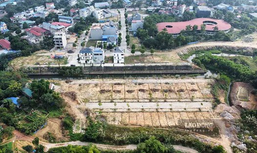 Khu đô thị Mỏ Bạch Central Hills (TP Thái Nguyên) trong trạng thái bất động, hạ tầng dở dang, người mua đất xây nhà nhiều năm nhưng chưa có sổ đỏ. Ảnh: Nguyễn Tùng.
