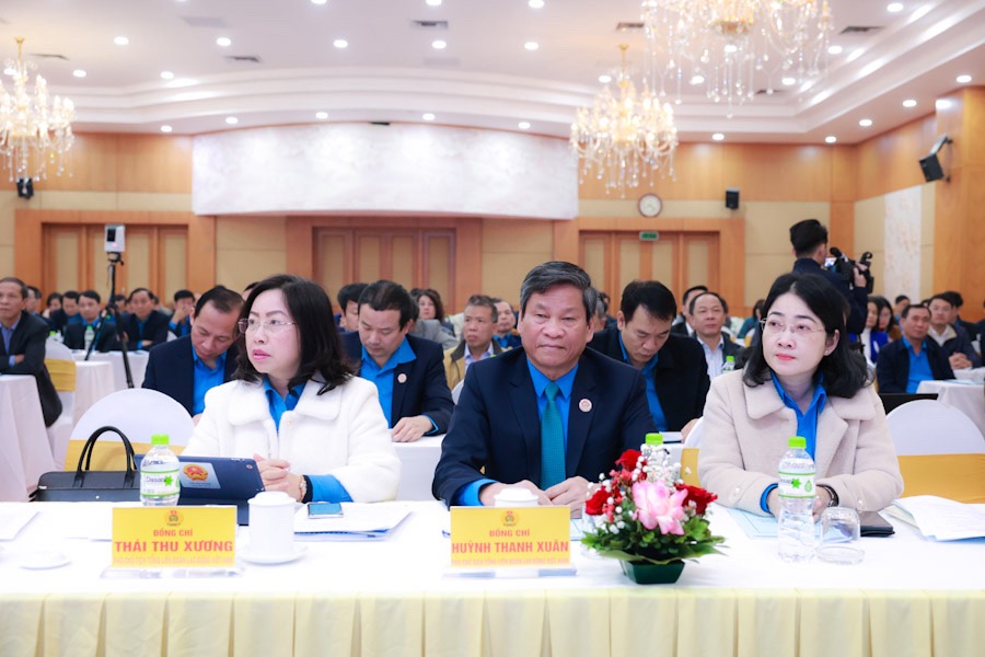 Các đại biểu tham dự hội nghị tại đầu cầu Tổng Liên đoàn Lao động Việt Nam. Ảnh: Hải Nguyễn 