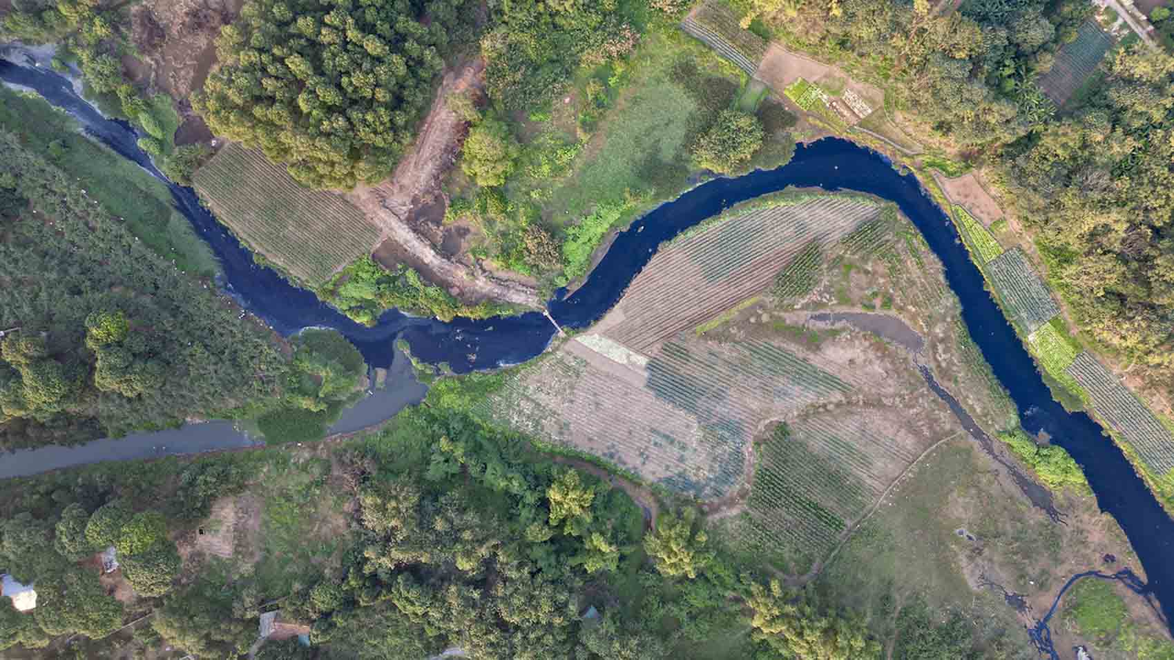Theo kết quả quan trắc được Tổng cục Môi trường, Bộ Tài nguyên và Môi trường (TNMT) công bố năm 2020, sông Nhuệ - Đáy có chất lượng môi trường nước kém nhất trong năm lưu vực sông ở miền Bắc. Trong 185 điểm quan trắc của năm lưu vực có 15 điểm ô nhiễm, riêng sông Nhuệ - Đáy chiếm 13 điểm. 