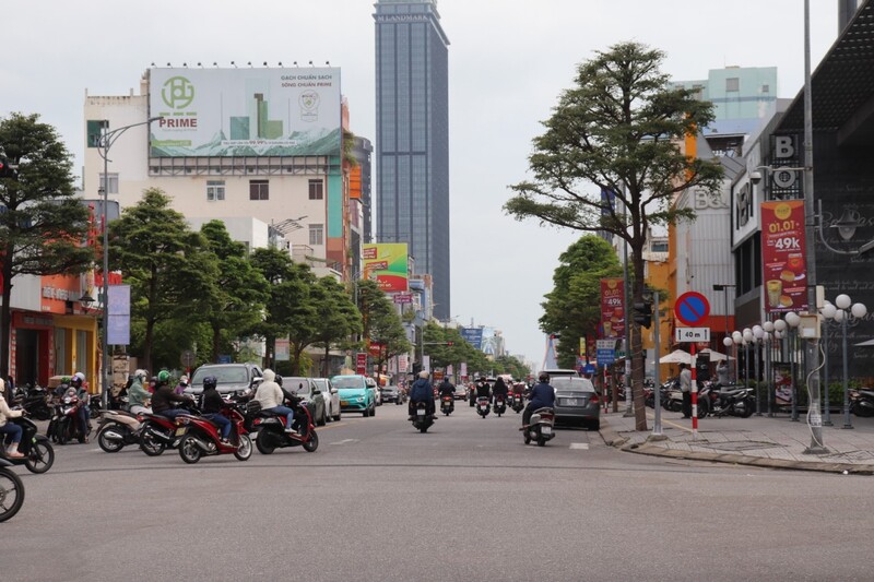 Ngày 31-12-2014, Đà Nẵng khai trương hai tuyến phố chuyên doanh đầu tiên là phố thời trang (đường Lê Duẩn)