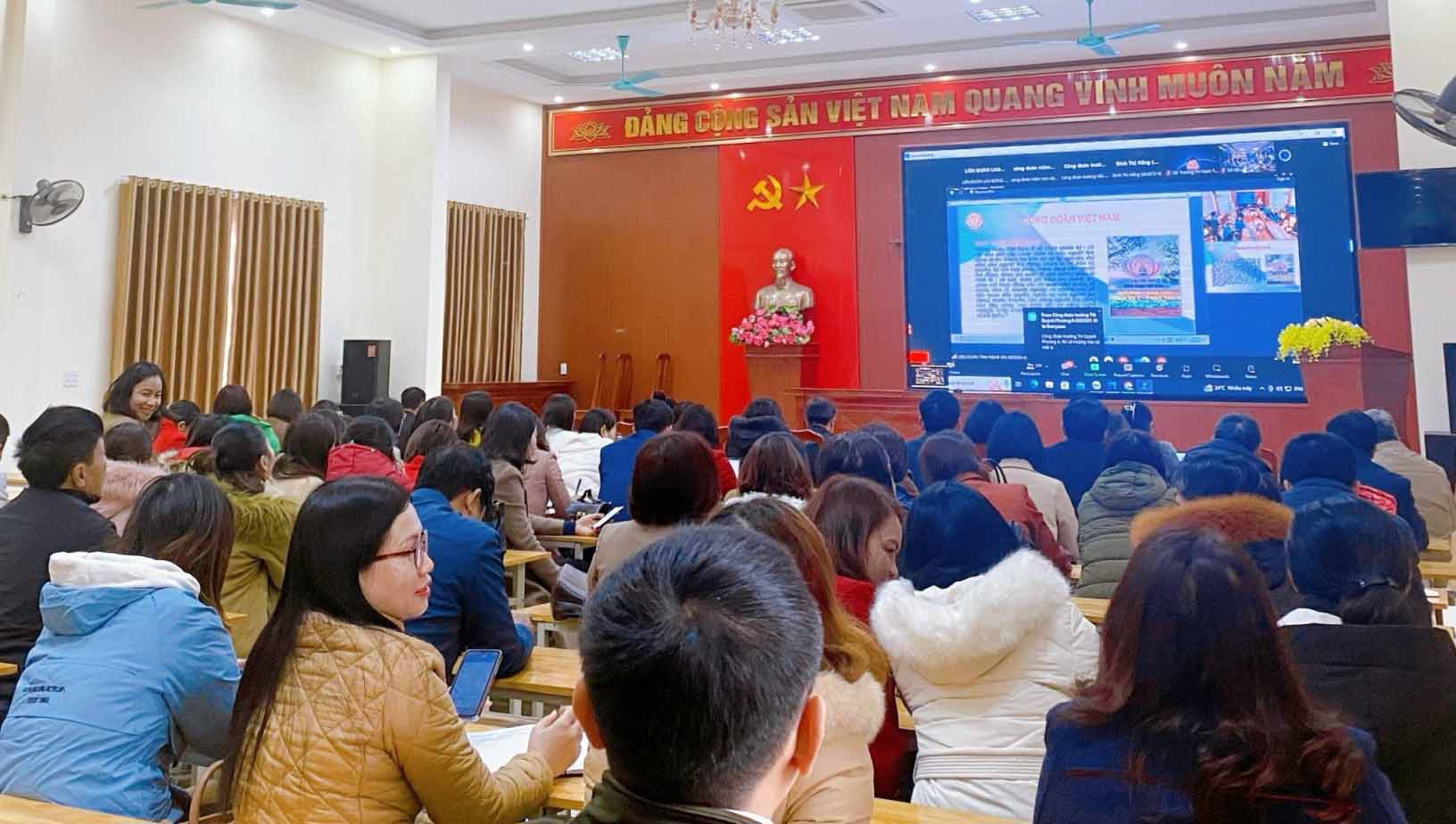 Sau Hội nghị, Liên đoàn Lao động tỉnh Nghệ An xây dựng các Chương trình, kế hoạch thực hiện Nghị quyết Đại hội XIII Công đoàn Việt Nam. Ảnh: Hải Đăng