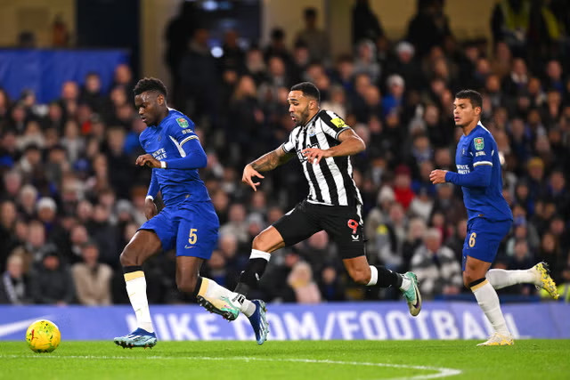 Newcastle thua ngược Chelsea ở tứ kết Carabao Cup.   Ảnh: AFP