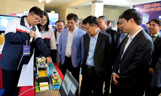 Hải Phòng tổ chức triển lãm “Thành tựu và giải pháp công nghệ” tại Cung Việt Tiệp. Ảnh: Đại An