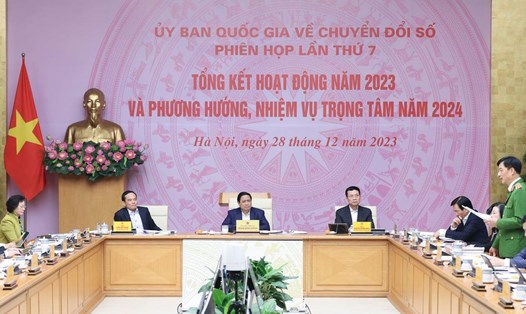 Thủ tướng Chính phủ Phạm Minh Chính chủ trì phiên họp. Ảnh: TTXVN