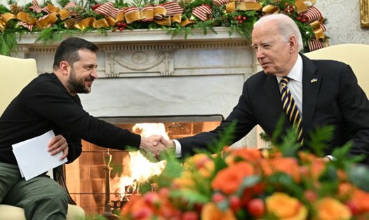 Tổng thống Mỹ Joe Biden và Tổng thống Ukraina Volodymyr Zelensky tại Washington DC ngày 12.12.2023. Ảnh: AFP