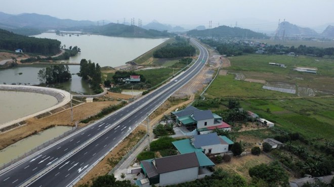 Giao thông năm 2023 thành công nhiều nhưng vẫn còn hạn chế