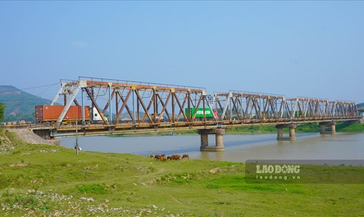 Cầu Cẩm Lý. Ảnh: Hữu Chánh