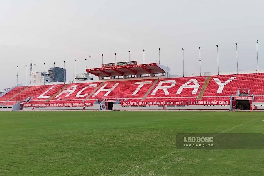 Sân Lạch Tray là một trong những sân vận động có chất lượng tốt nhất V.League hiện tại. Ảnh: Lương Hà