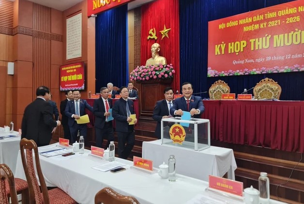 Ngày 29.12, tỉnh Quảng Nam lấy phiếu tín nhiệm đối với các chức danh do HĐND bầu. Ảnh: Hoàng Bin.