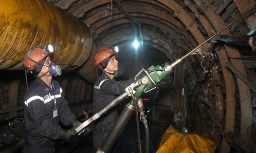 Thu nhập bình quân của thợ mỏ tại Công ty Than Hạ Long đạt 17,4 triệu đồng. Ảnh minh họa: LDo