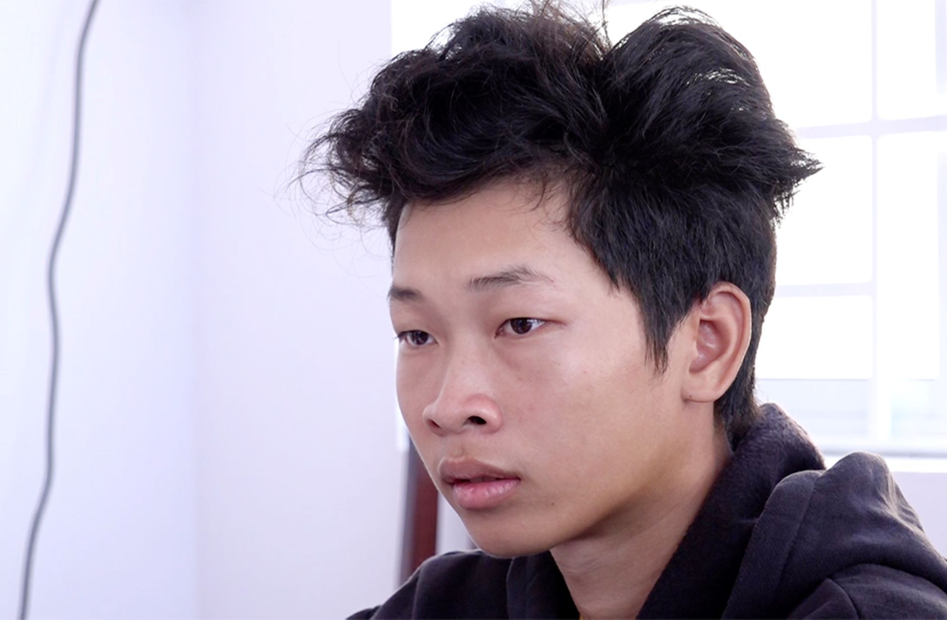 Phạm Thanh Bình Em bị cơ quan Công an bắt tạm giam về hành vi “Hiếp dâm người dưới 16 tuổi“. Ảnh: Vũ Tiến